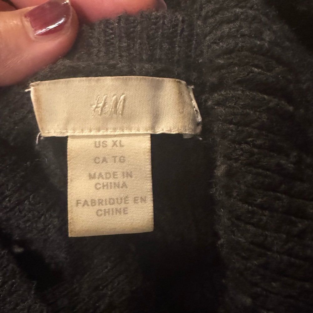 Cozy Basic Knoblack Turtleneck Sweater - image 5